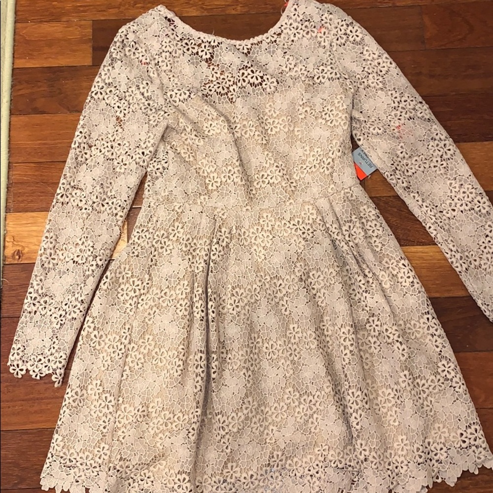 beige/light pink long sleeved patterned dress